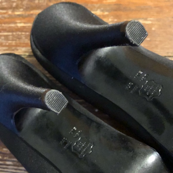 EUC Nina Evelixa Black Satin Ruffle Pumps Sz 7.5 - Picture 5 of 7